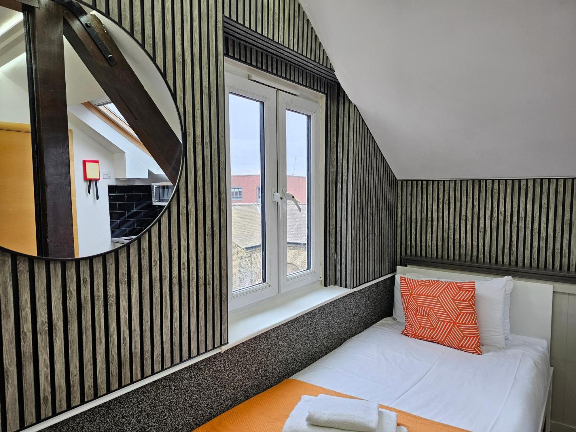 London Stay Apartments Экстерьер фото