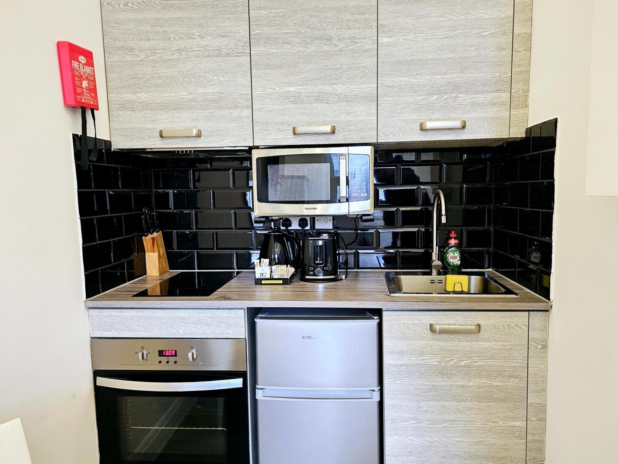 London Stay Apartments Экстерьер фото