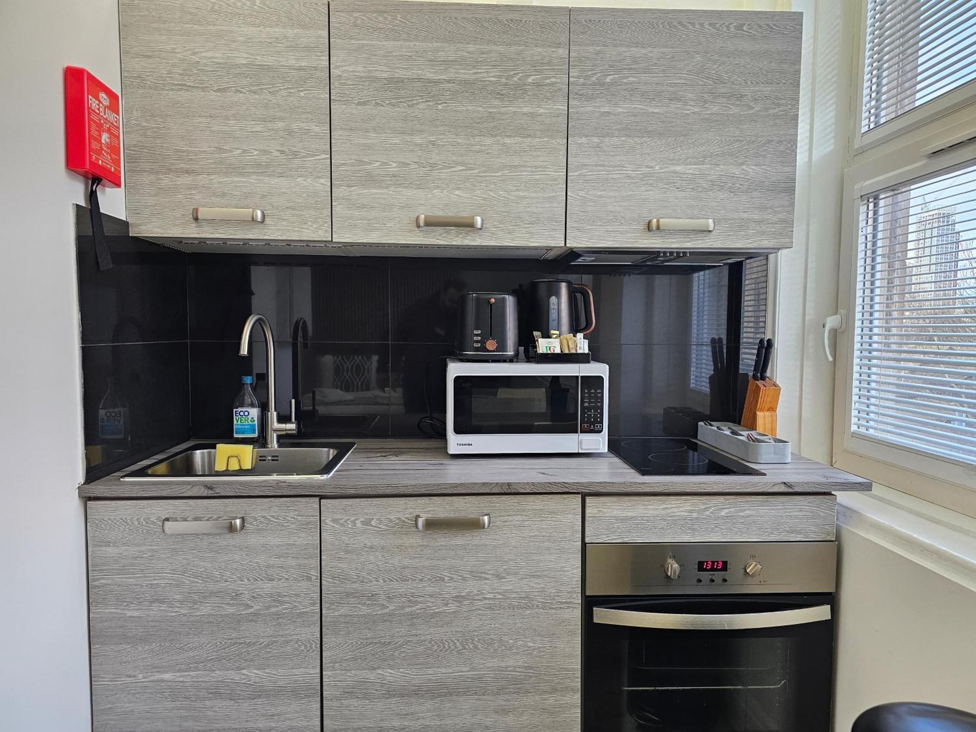 London Stay Apartments Экстерьер фото