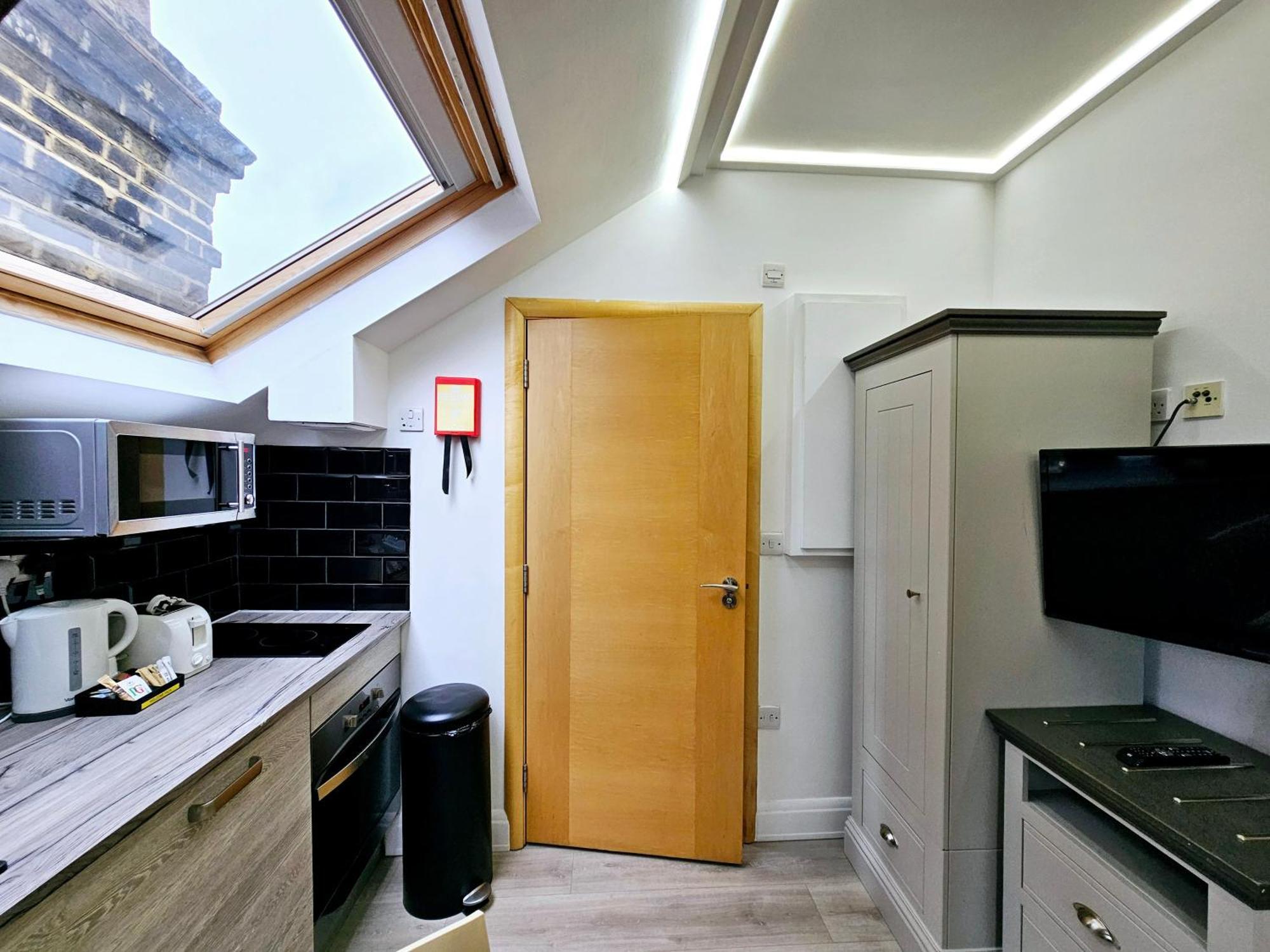 London Stay Apartments Экстерьер фото