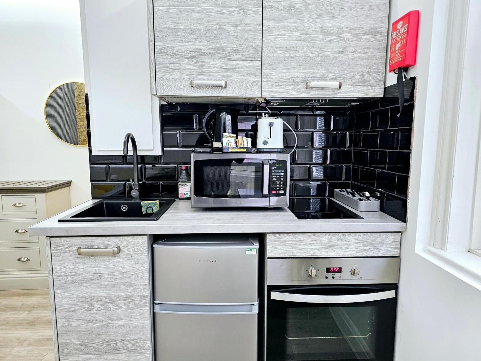 London Stay Apartments Экстерьер фото