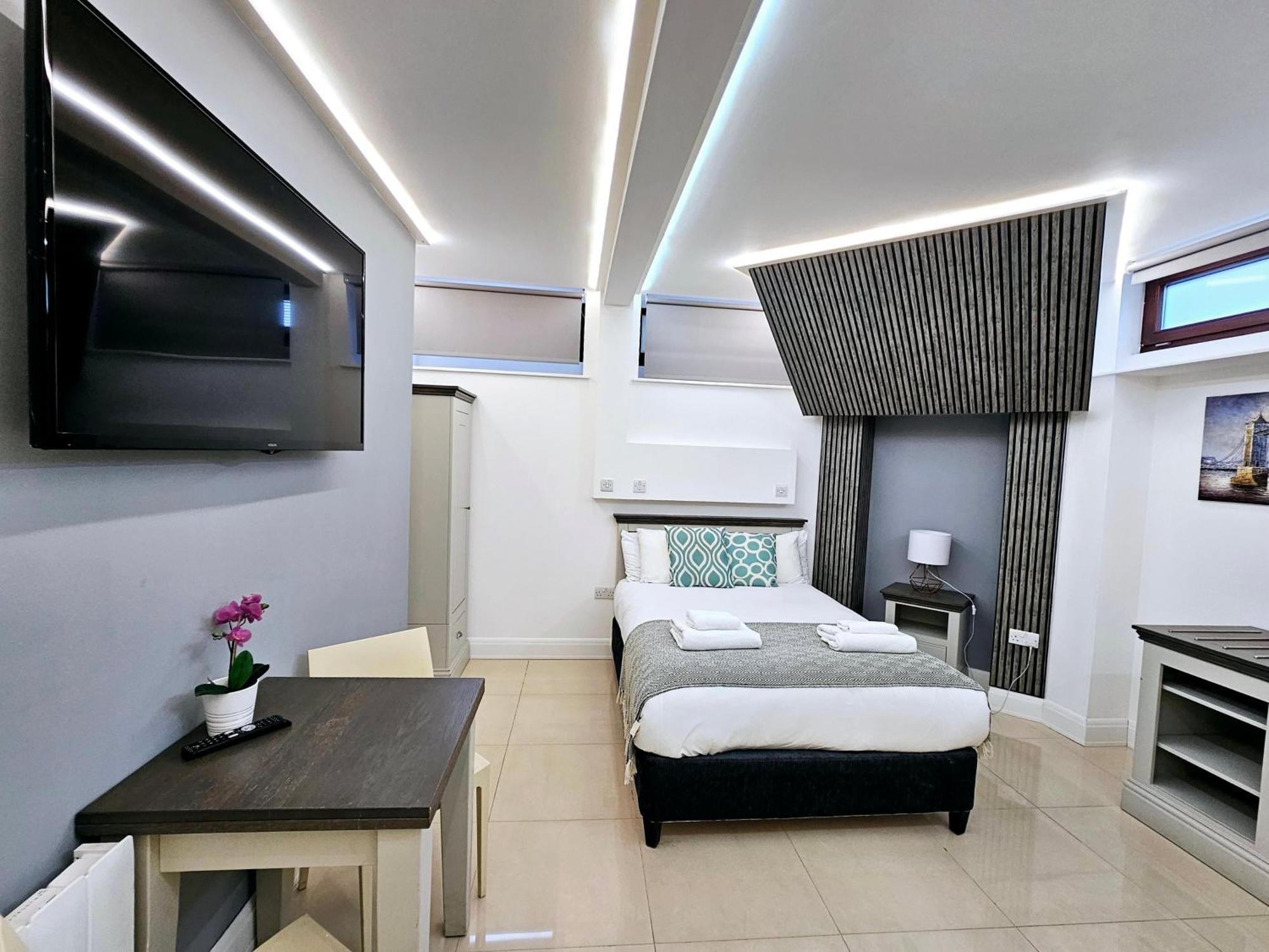 London Stay Apartments Экстерьер фото